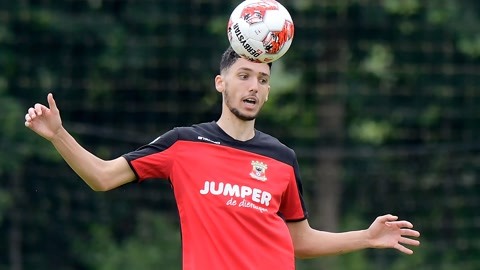 激励着无数 激励着无数